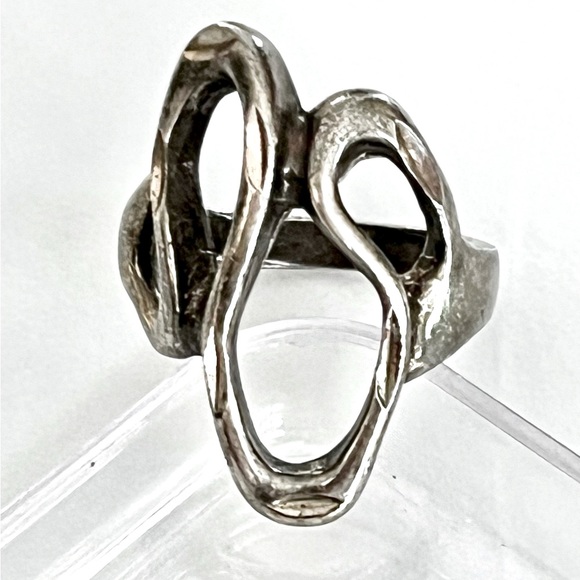 🗝 Vintage Modern Wave Sterling Silver Ring - Picture 1 of 4